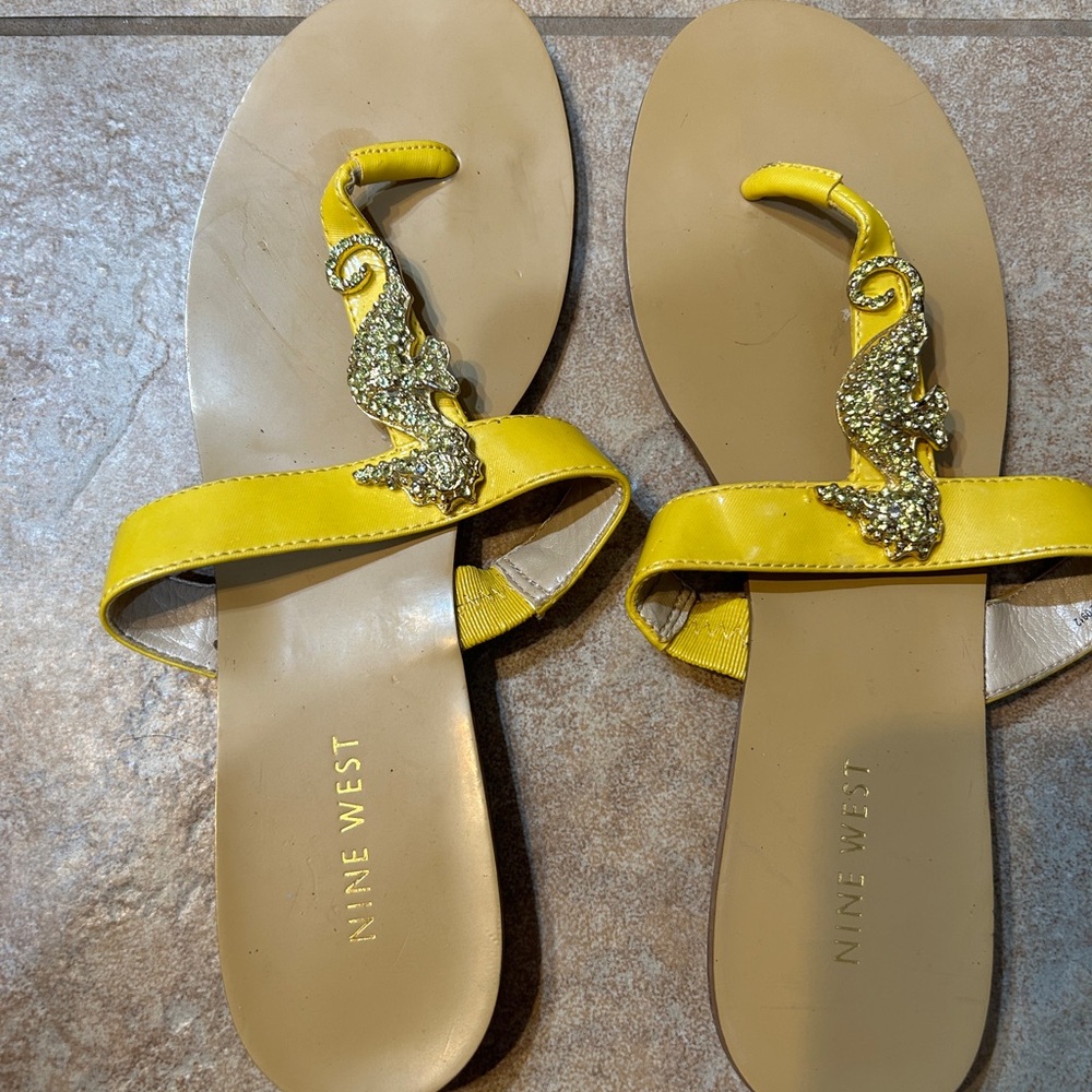 Women’s flat sandals. Size 7.5. Nine West.